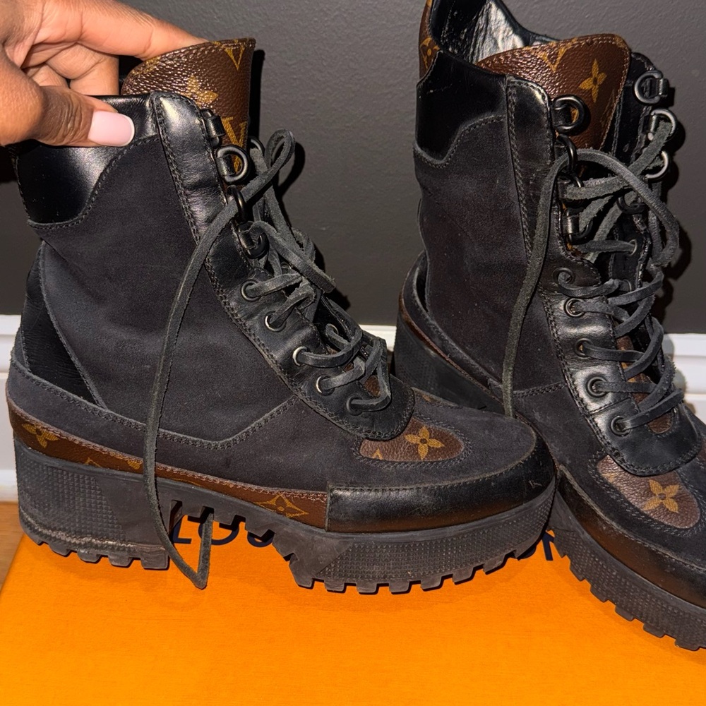 Louis Vuitton Monogram Laureate Black and Brown Boots - Picture 4 of 6